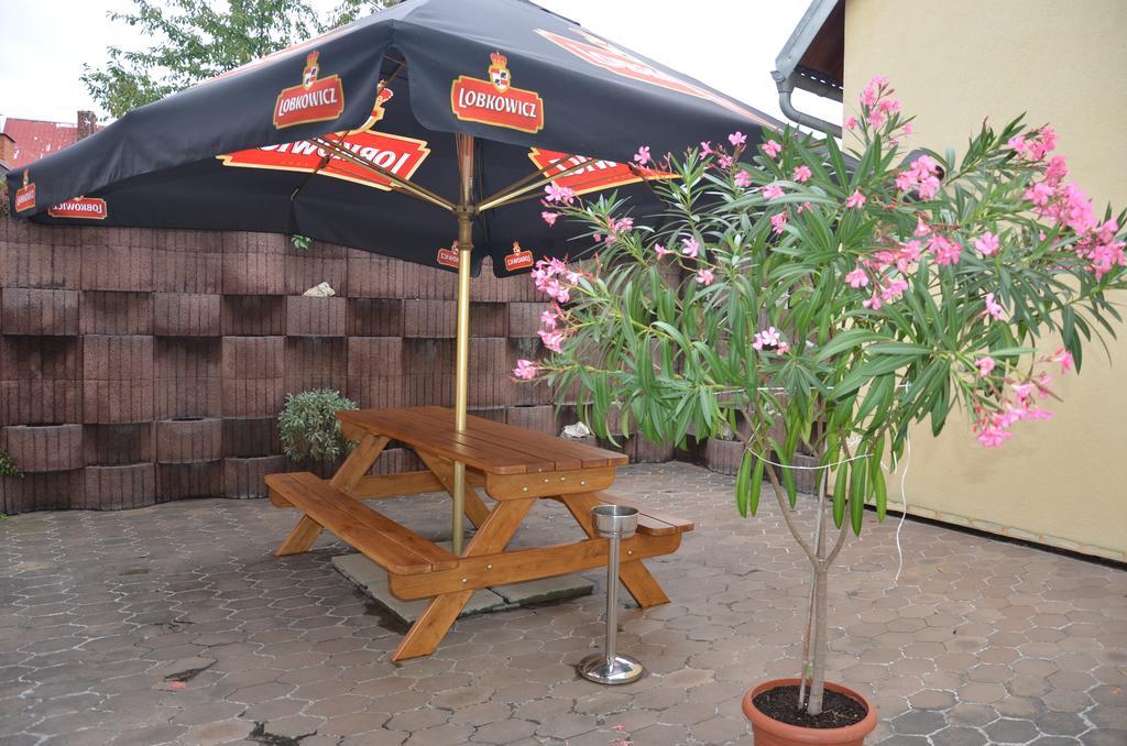 Guesthouse Zlaty Hrozen Česká Lípa Exterior foto