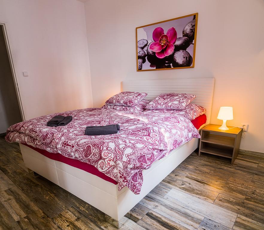 Guesthouse Zlaty Hrozen Česká Lípa Exterior foto