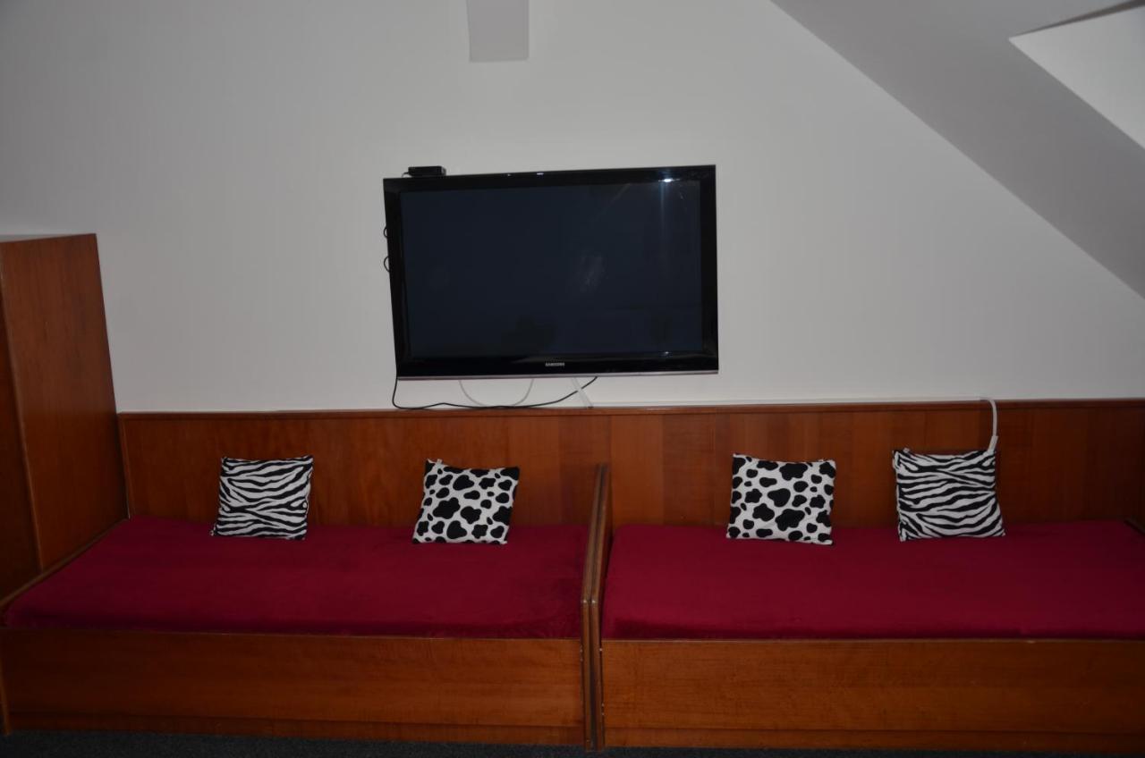Guesthouse Zlaty Hrozen Česká Lípa Exterior foto